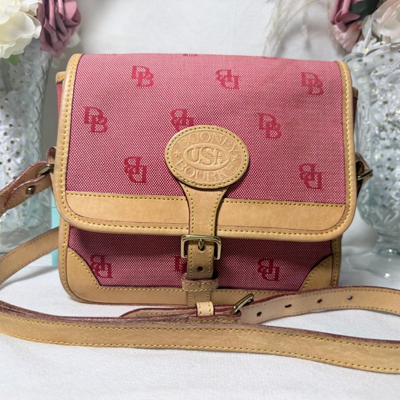 Red & Tan Dooney & Bourke Signature Canvas Vachetta Leather Crossbody bag - Picture 3 of 12